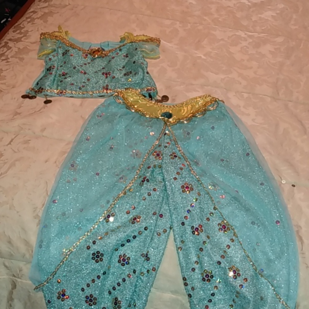 Beautiful princess Jasmine two-piece outfit